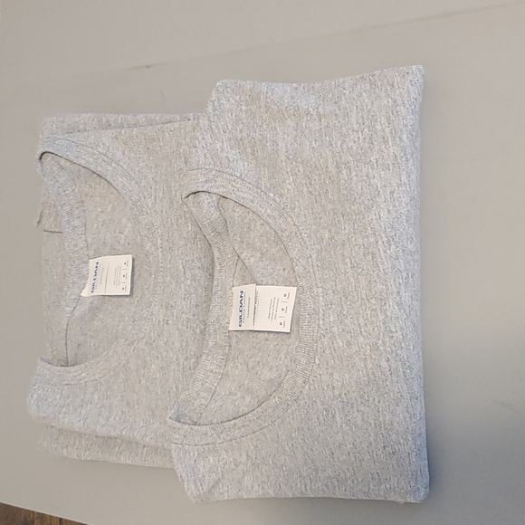 Nwt Grey Tshirts Medium lot of 2 - Picture 2 of 3